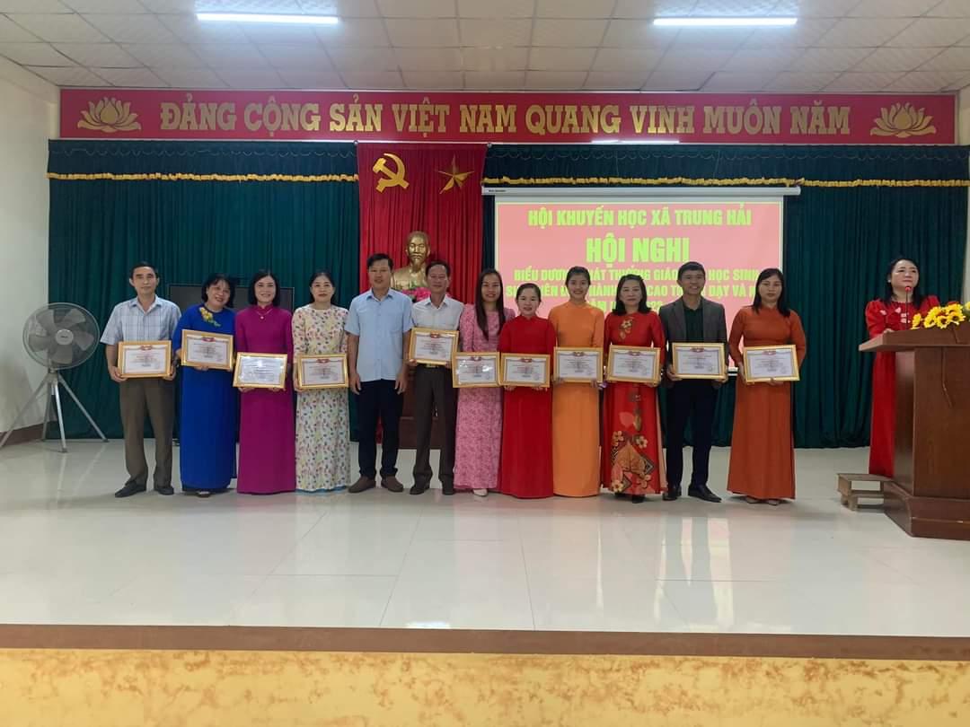 Hội Khuyến học xã Trung Hải tổ chức Hội nghị Khen thưởng Giáo viên học sinh năm học (2022 - 2023)